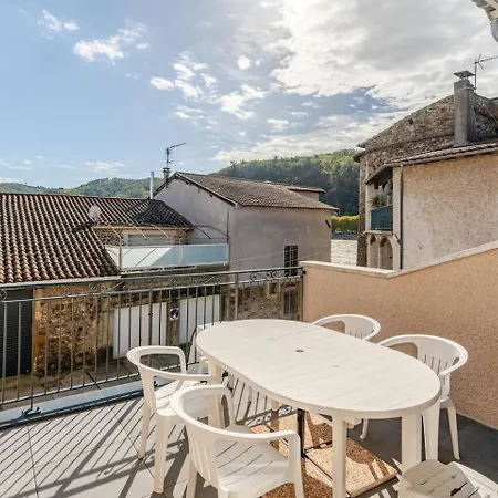 Casa de Férias Elegante Maison T4 Avec Terrasse Vue Rhone